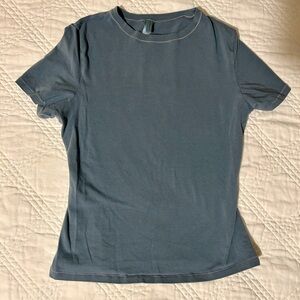 SKIMS Fits Everybody Tshirt in blue, size Small.